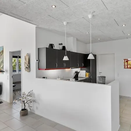 In With Kitchen * Lokken