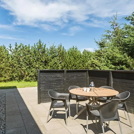 Beautiful Home In Lokken With Ethernet Internet بيت للعطل Løkken